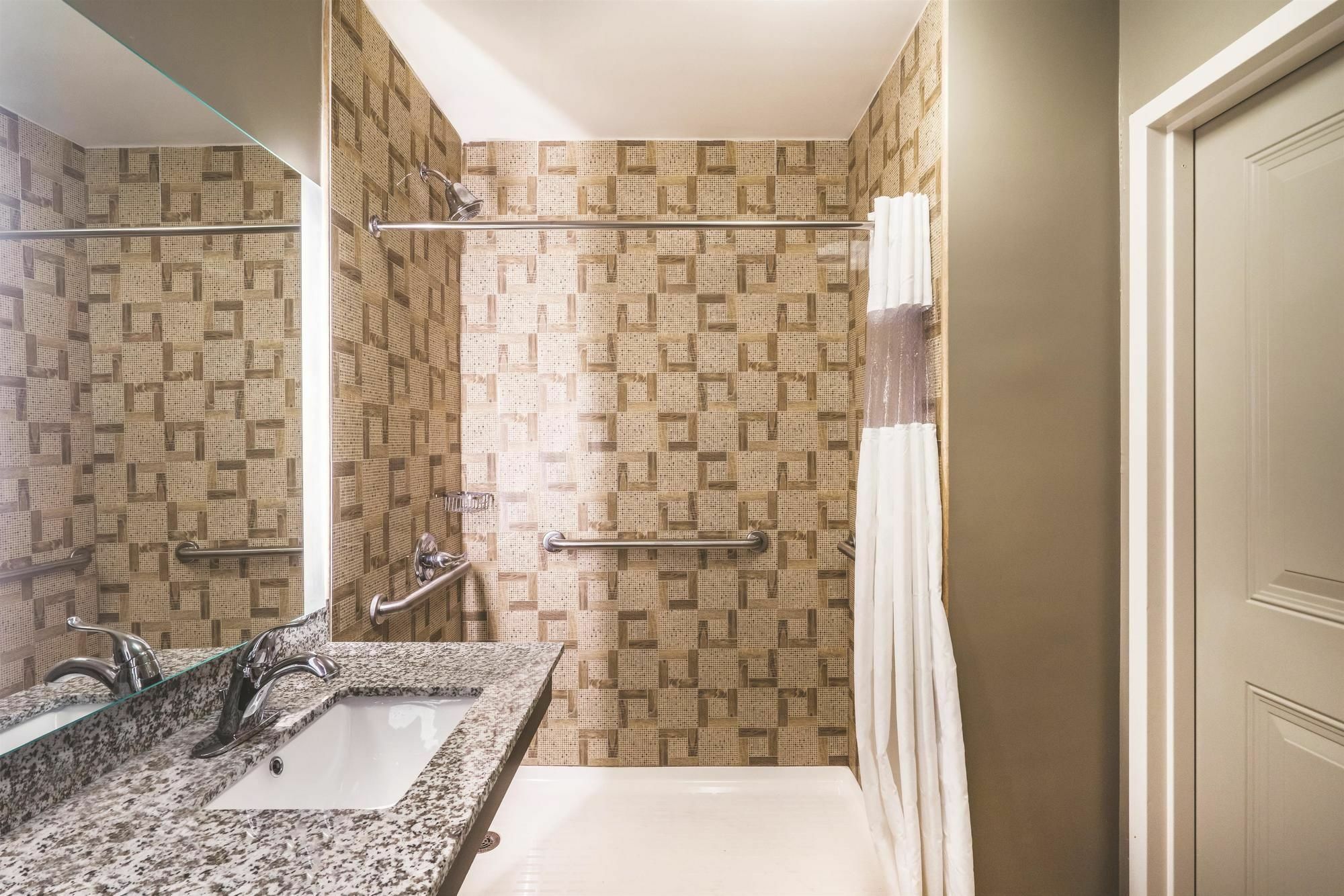 La Quinta By Wyndham Brooklyn Central New York Extérieur photo